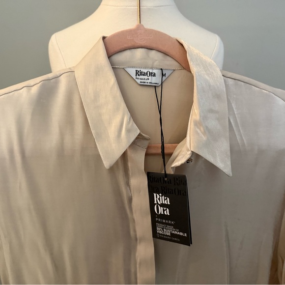 ✨HP ✨Rita Ora Primark Gold Blouse Size M NWT - Picture 2 of 8
